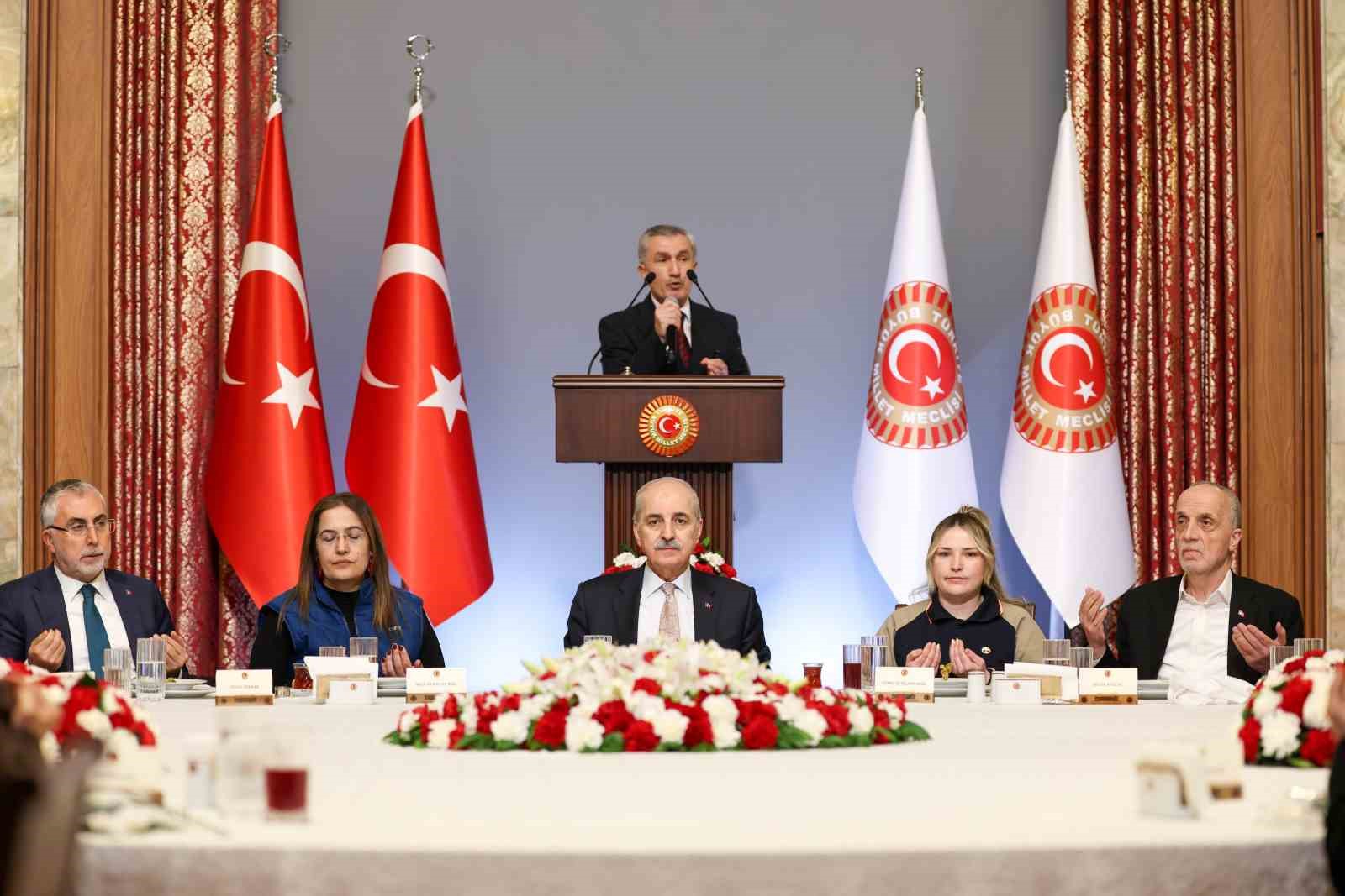 TBMM Başkanı Kurtulmuş: "Birilerinin bölüp parçaladığı bu coğrafyayı derleyip toparlamak bizim milletimize düşer, Türkiye’ye düşer"
