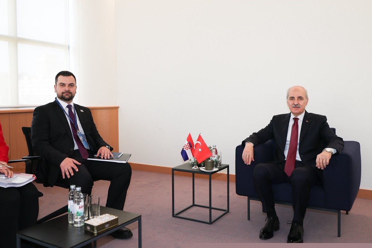 TBMM Başkanı Kurtulmuş, Boşnak Ulusal Azınlık Konseyi Başkanı Hodzic’i kabul etti
