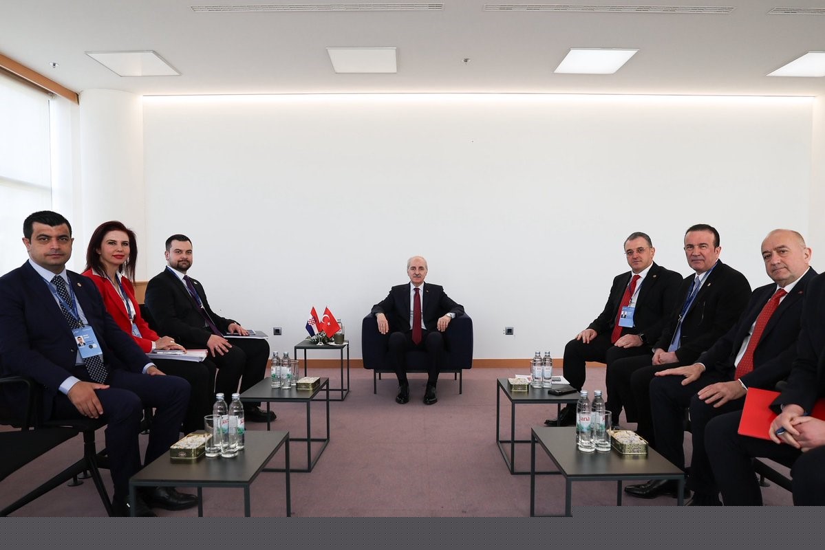 TBMM Başkanı Kurtulmuş, Boşnak Ulusal Azınlık Konseyi Başkanı Hodzic’i kabul etti
