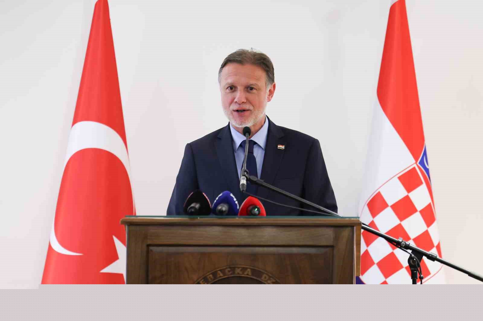 TBMM Başkanı Kurtulmuş: "Gazze soykırımı insanlığın ortak bir ayıbı olarak hepimizin gözü önündedir"
