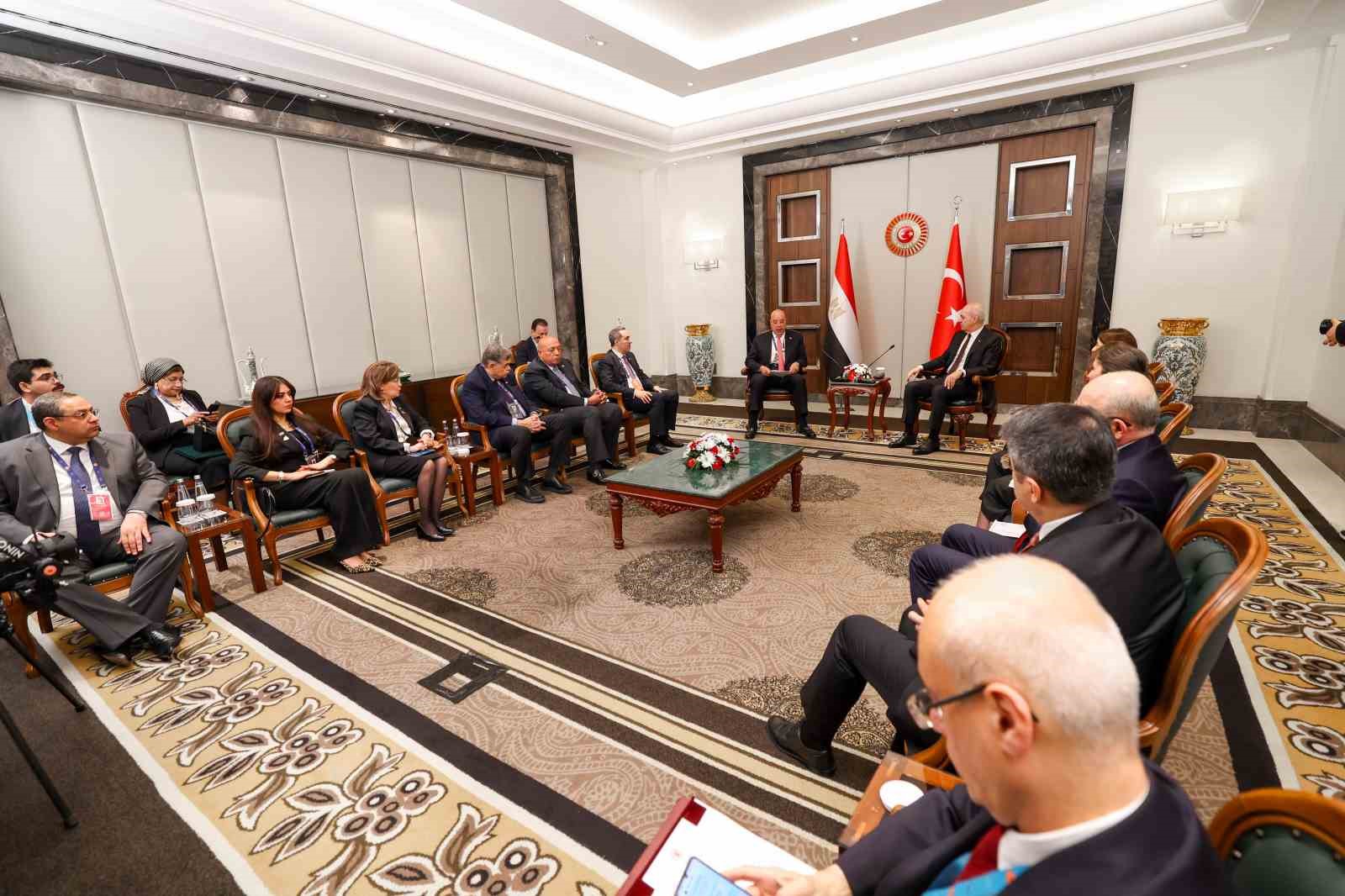 TBMM Başkanı Kurtulmuş, Mısır Temsilciler Meclisi Başkanı Badawy ile görüştü
