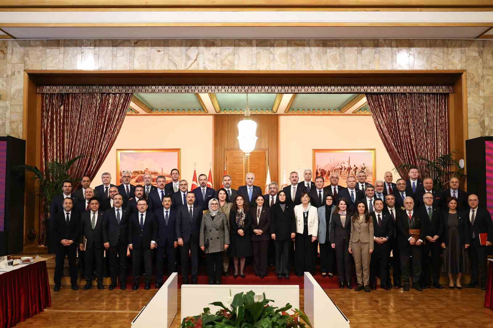 TBMM Başkanı Kurtulmuş: "Rapor, af mahiyetinde algı üretecek başlıklardan uzak"
