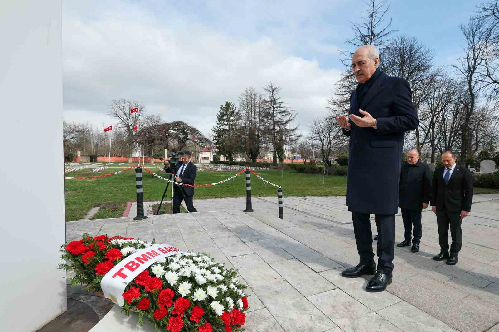 TBMM Başkanı Kurtulmuş’tan Bükreş Türk Şehitliğine ziyaret
TBMM Başkanı Kurtulmuş’tan Bükreş Türk Şehitliğine ziyaret