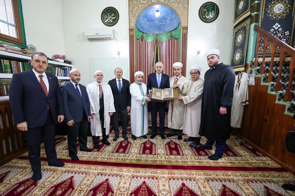 TBMM Başkanı Kurtulmuş’tan Bükreş’te Carol-Hunchiar Camii’ne ziyaret
