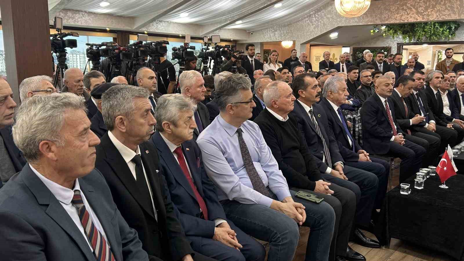 TBMM Başkanvekili Celal Adan: "Kürsü işgalinin emekliye mi faydası var? İşsize mi faydası var"
TBMM Başkanvekili Celal Adan: "Kürsü işgalinin emekliye mi faydası var? İşsize mi faydası var"