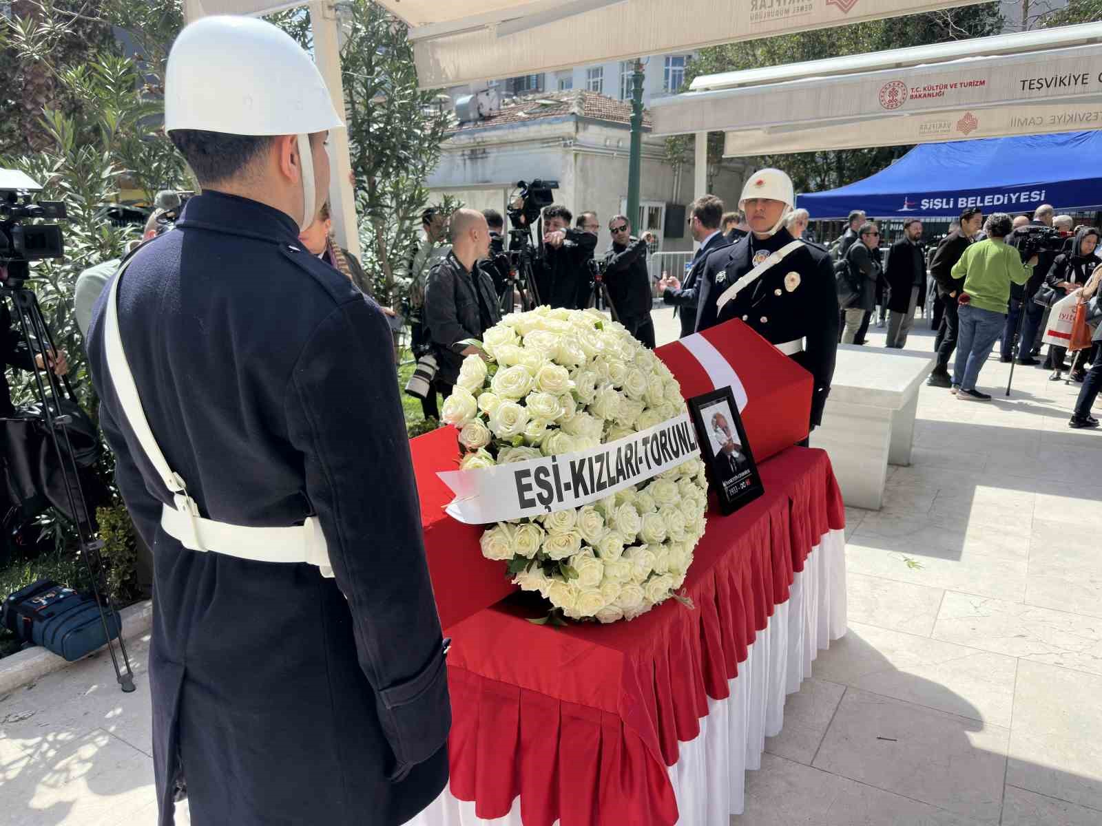 TBMM Eski Başkanı Hüsamettin Cindoruk son yolculuğuna uğurlandı
