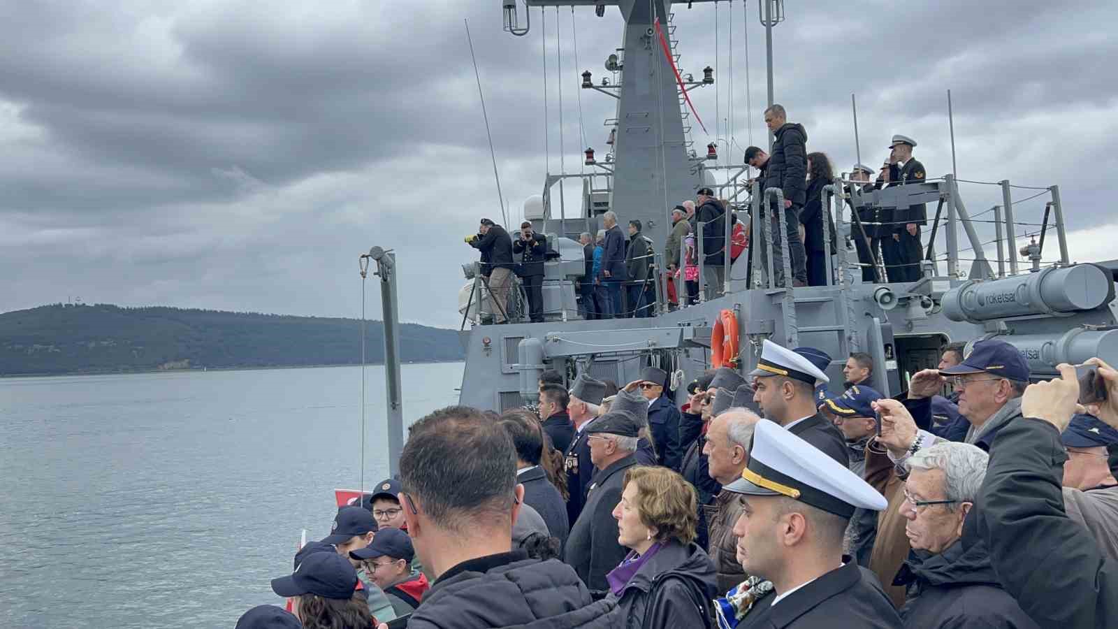 ’TCG Dumlupınar’ denizaltısında şehit olan 81 denizci için anma töreni düzenlendi
’TCG Dumlupınar’ denizaltısında şehit olan 81 denizci için anma töreni düzenlendi