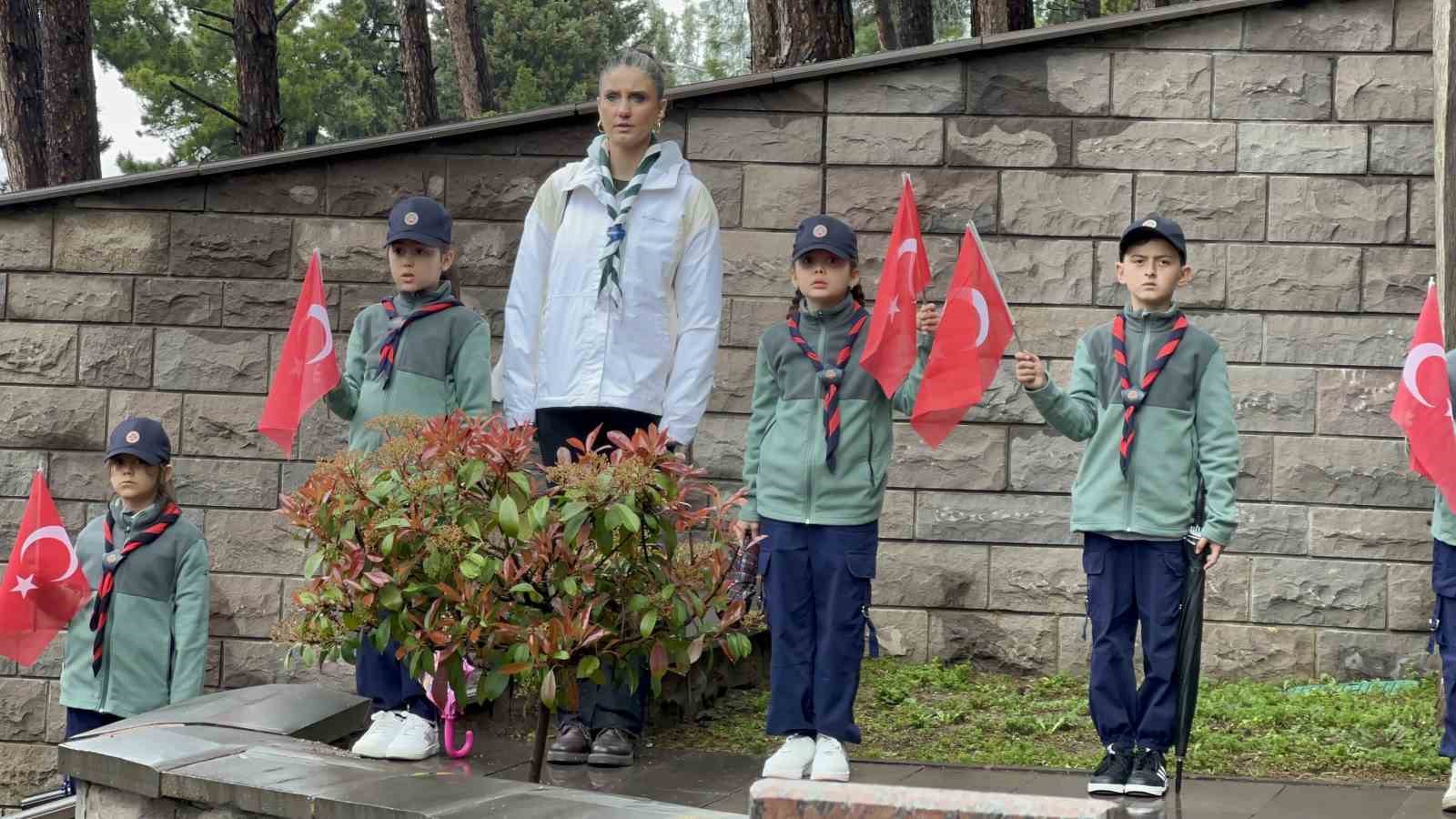 ’TCG Dumlupınar’ denizaltısında şehit olan 81 denizci için anma töreni düzenlendi
’TCG Dumlupınar’ denizaltısında şehit olan 81 denizci için anma töreni düzenlendi