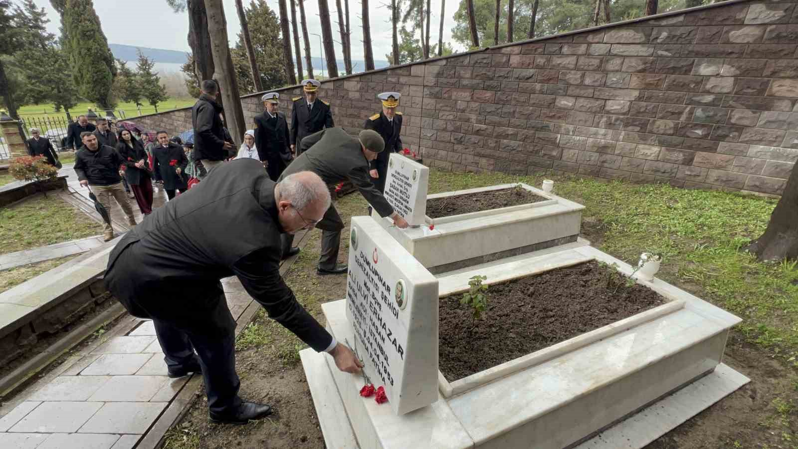 ’TCG Dumlupınar’ denizaltısında şehit olan 81 denizci için anma töreni düzenlendi
’TCG Dumlupınar’ denizaltısında şehit olan 81 denizci için anma töreni düzenlendi