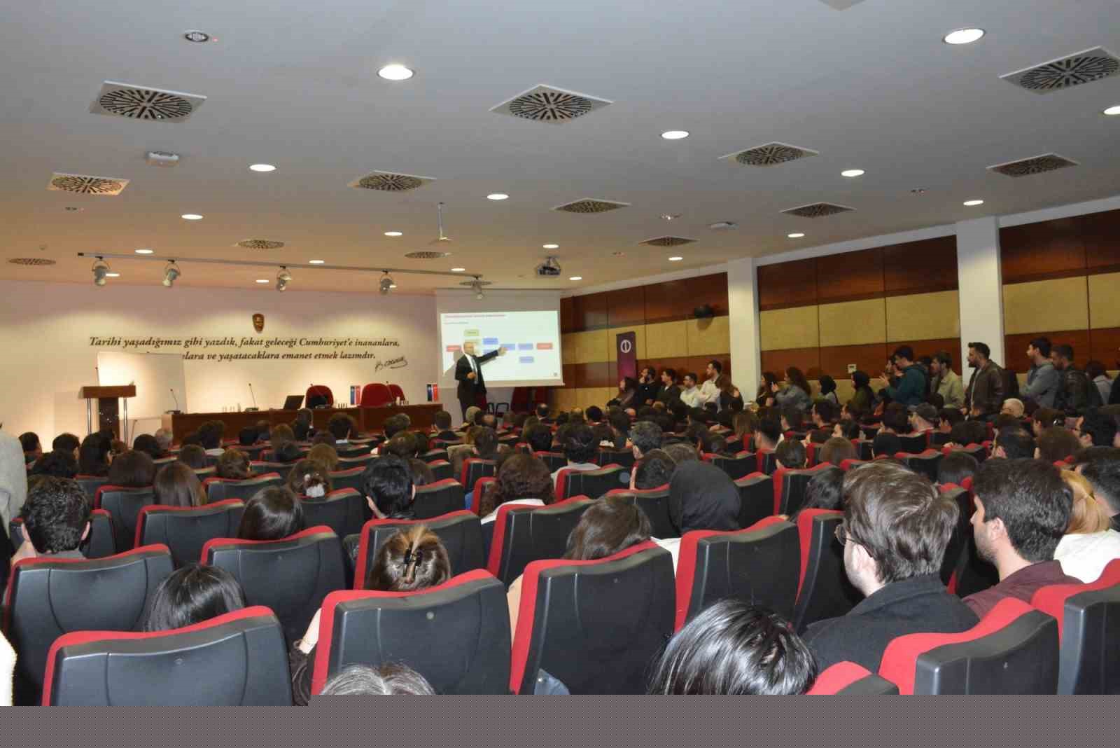 TCMB Başkan Yardımcısı Akçay: "Merkez Bankası olarak enflasyonla mücadele noktasında oldukça kritik bir süreçten geçiyoruz"
