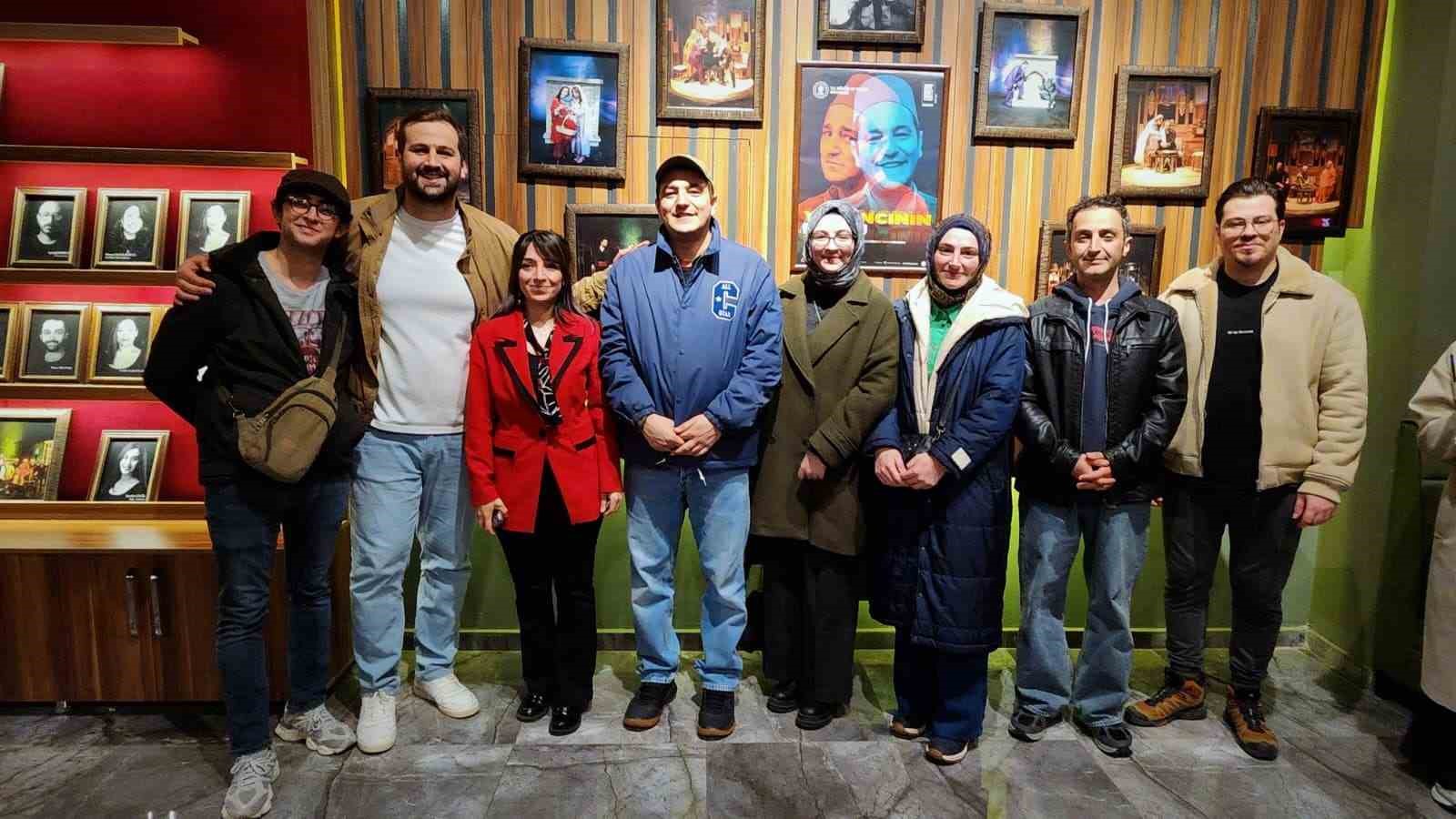 TDED Kadın Komisyonu, sahnede oyuncuların dünya tiyatro gününü kutladı
