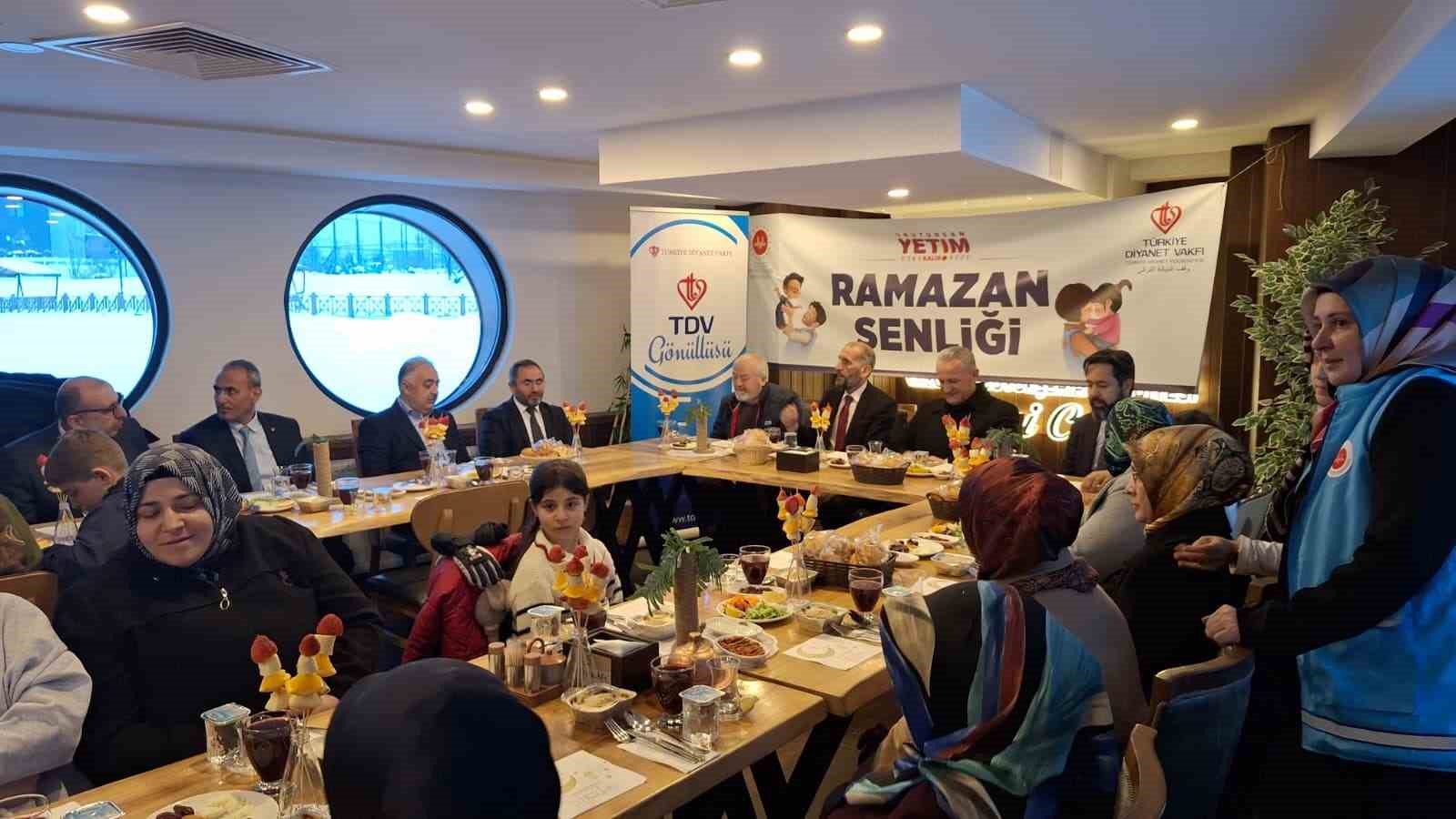 TDV Erzurum Kadın Kolları Ramazan’da aralıksız çalıştı
