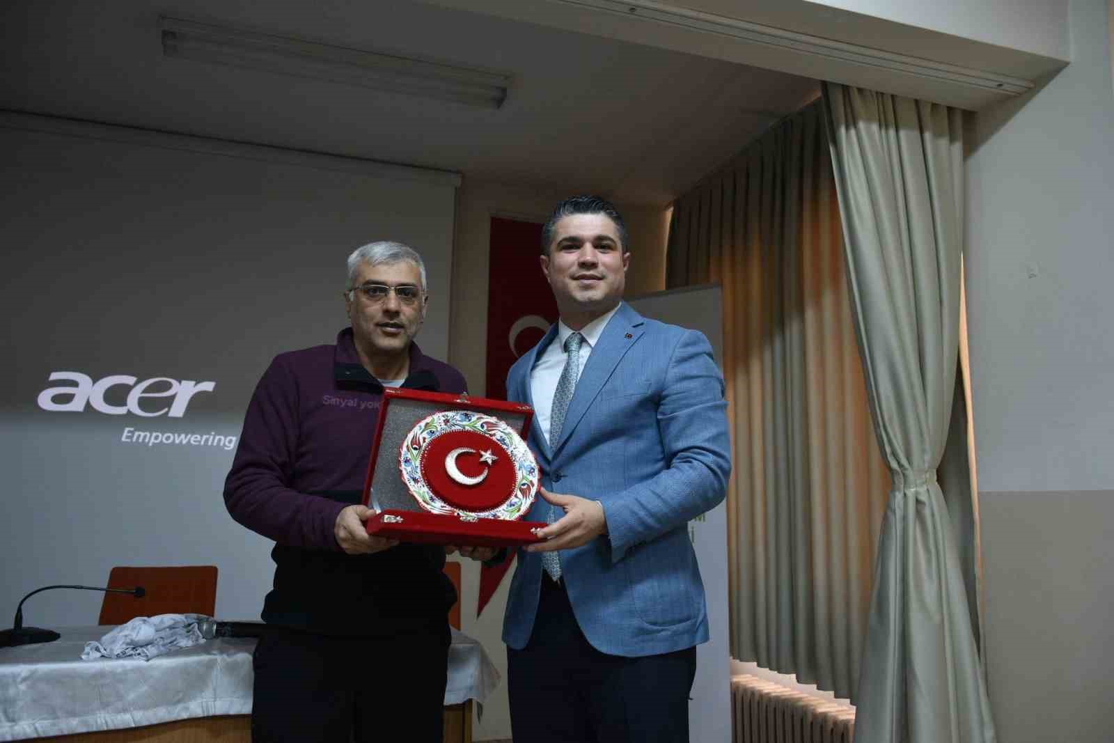 Tecrübelerini liseli gençlerle paylaştılar
