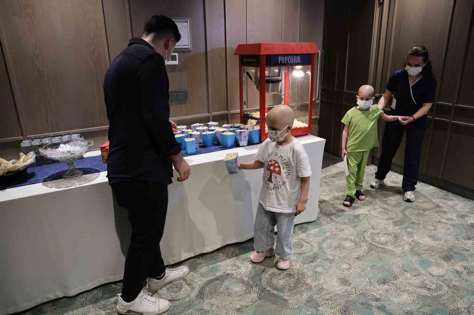 Tedaviye, ‘Sinema’ molası
