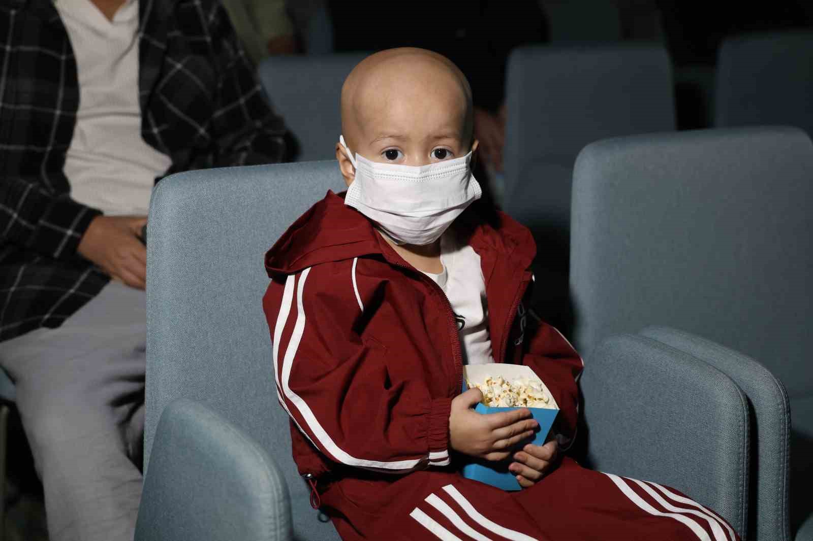 Tedaviye, ‘Sinema’ molası
