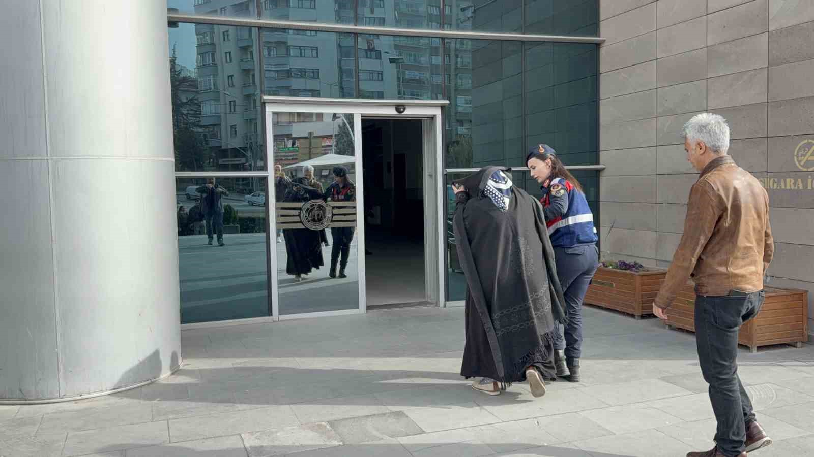 Tefecilik iddiasıyla yakalanan 15 şüpheli adliyeye sevk edildi
