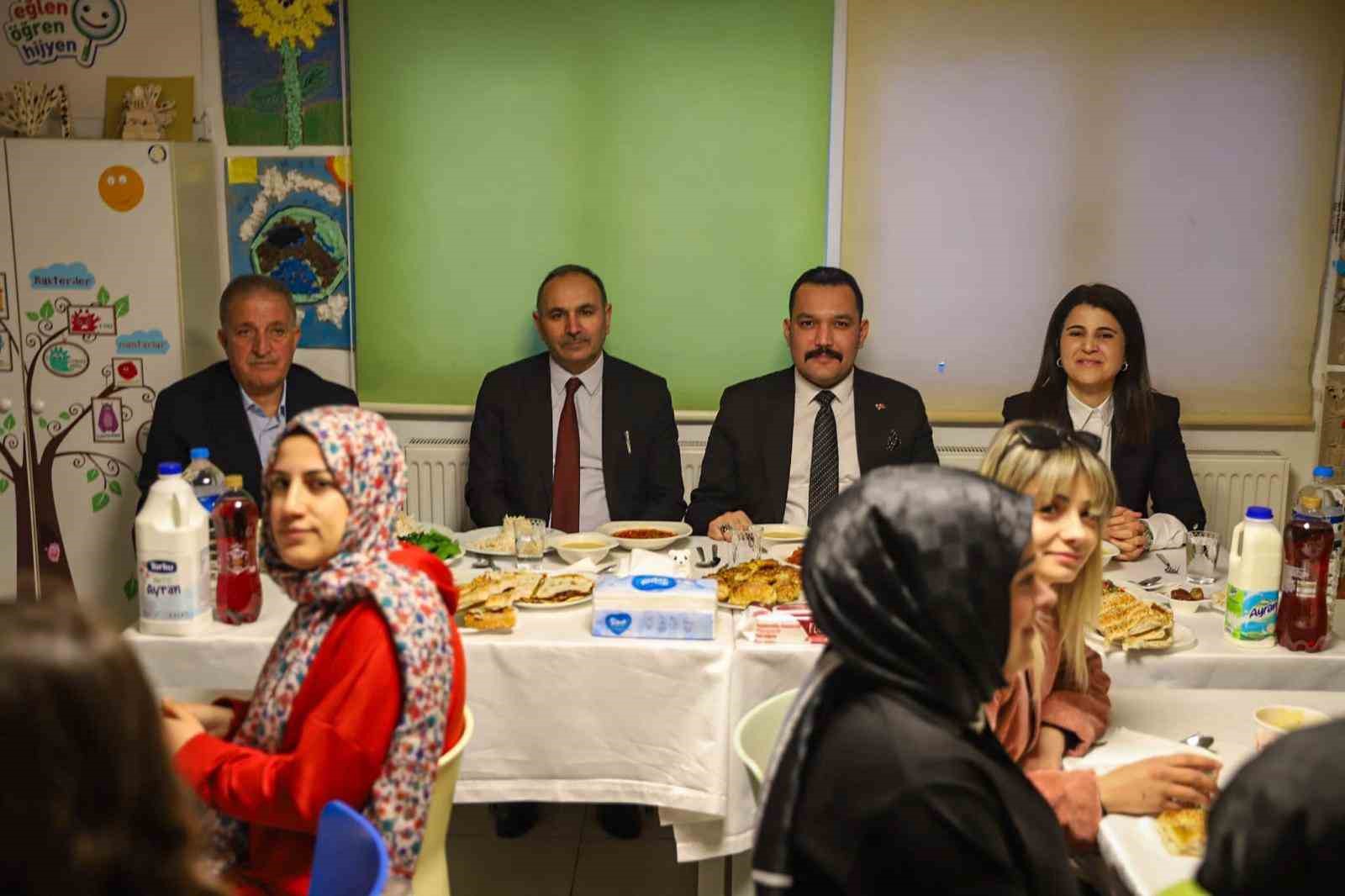 TEGV gönüllüleri ve yöneticiler iftarda buluştu
