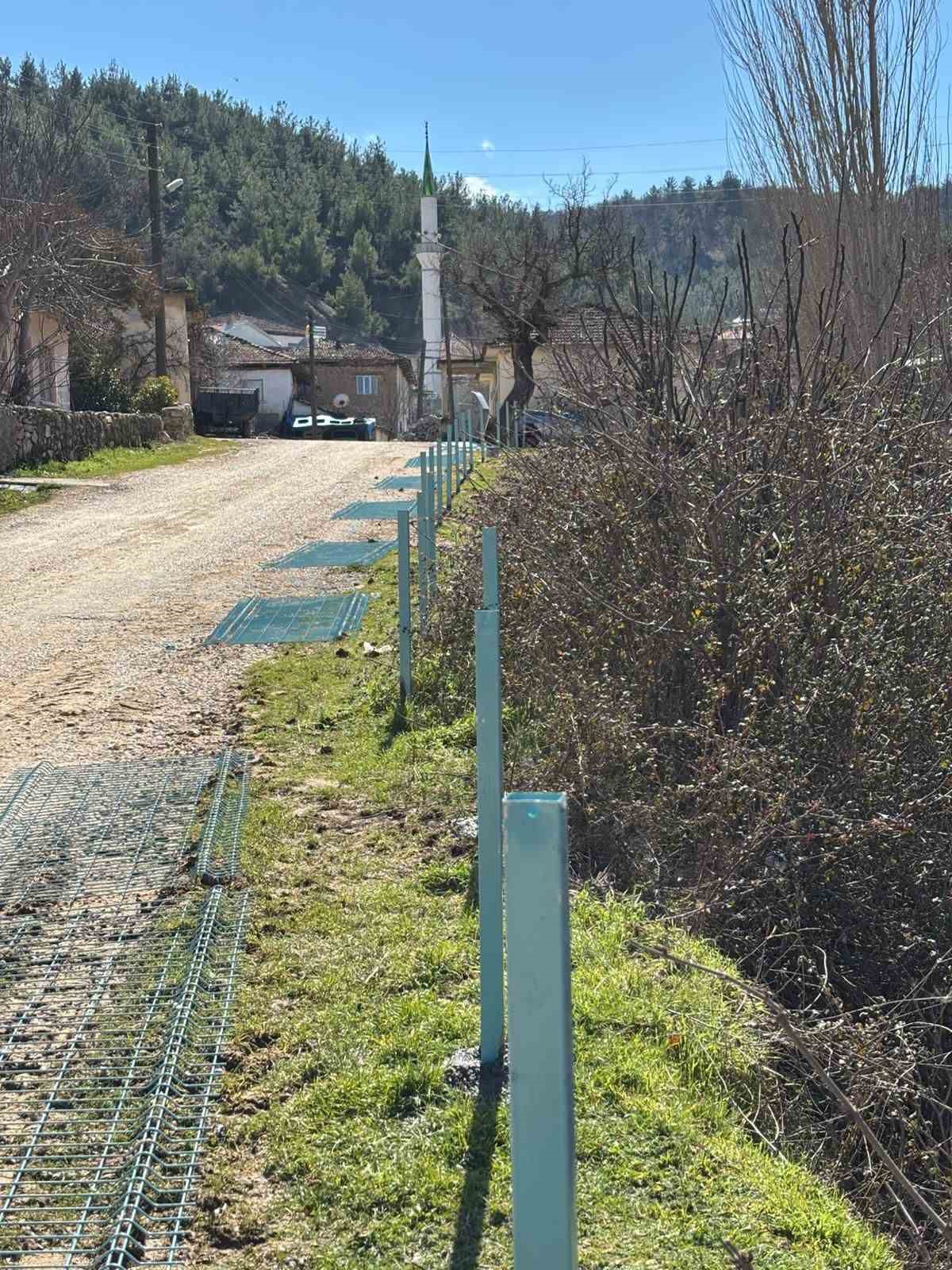 Tehlike arz eden dereler güvenli hale getiriliyor
