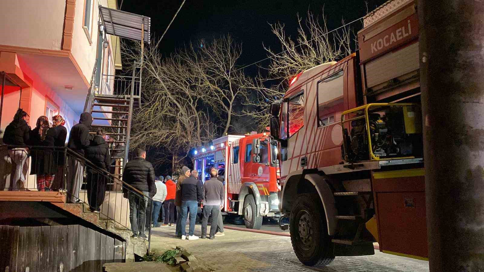 Tek başına yaşadığı evinde alevlerin arasında hayatını kaybetti
