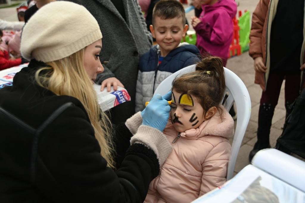 Tek Kış Fest 4’üncü haftasında da Tekirdağ’ı ısıttı
Tek Kış Fest 4’üncü haftasında da Tekirdağ’ı ısıttı