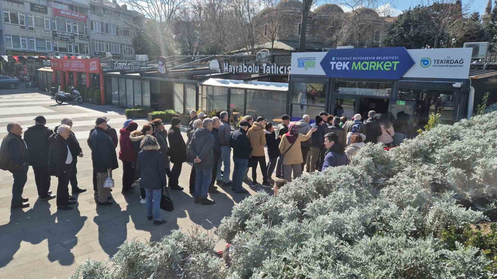 Tekirdağ Büyükşehir Belediyesinin uygun fiyatlı et satışı yoğun talep görüyor
