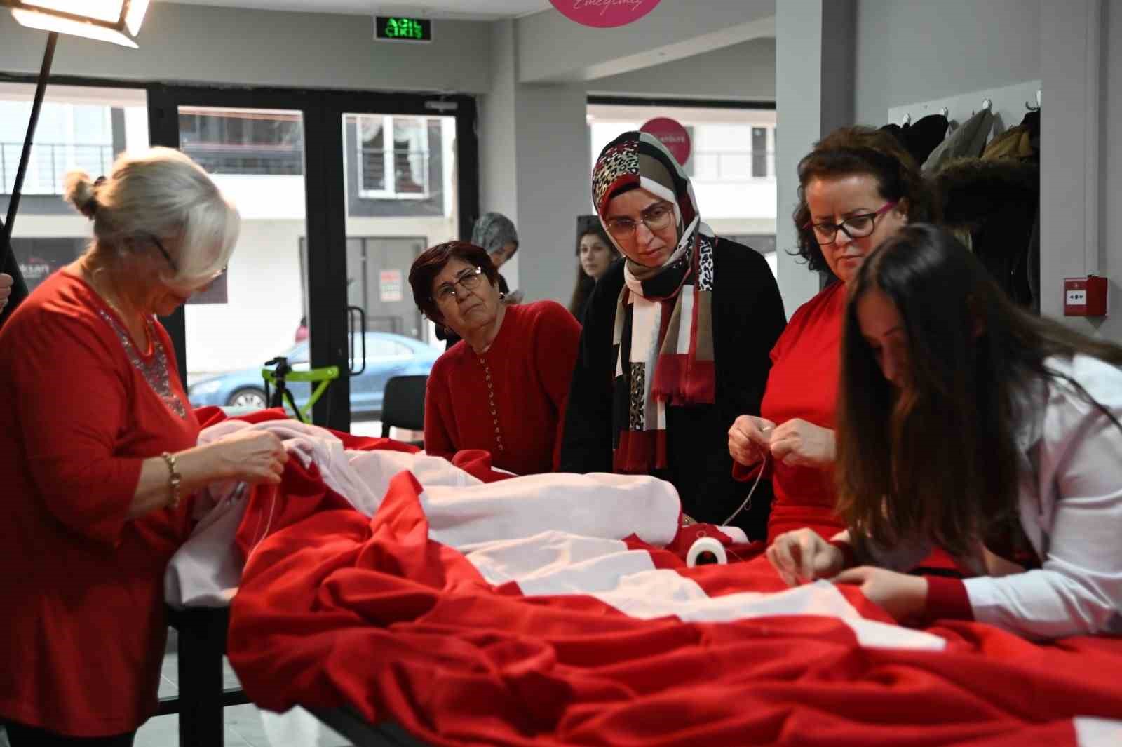 Tekirdağ Büyükşehir’den bayrağa saygı
