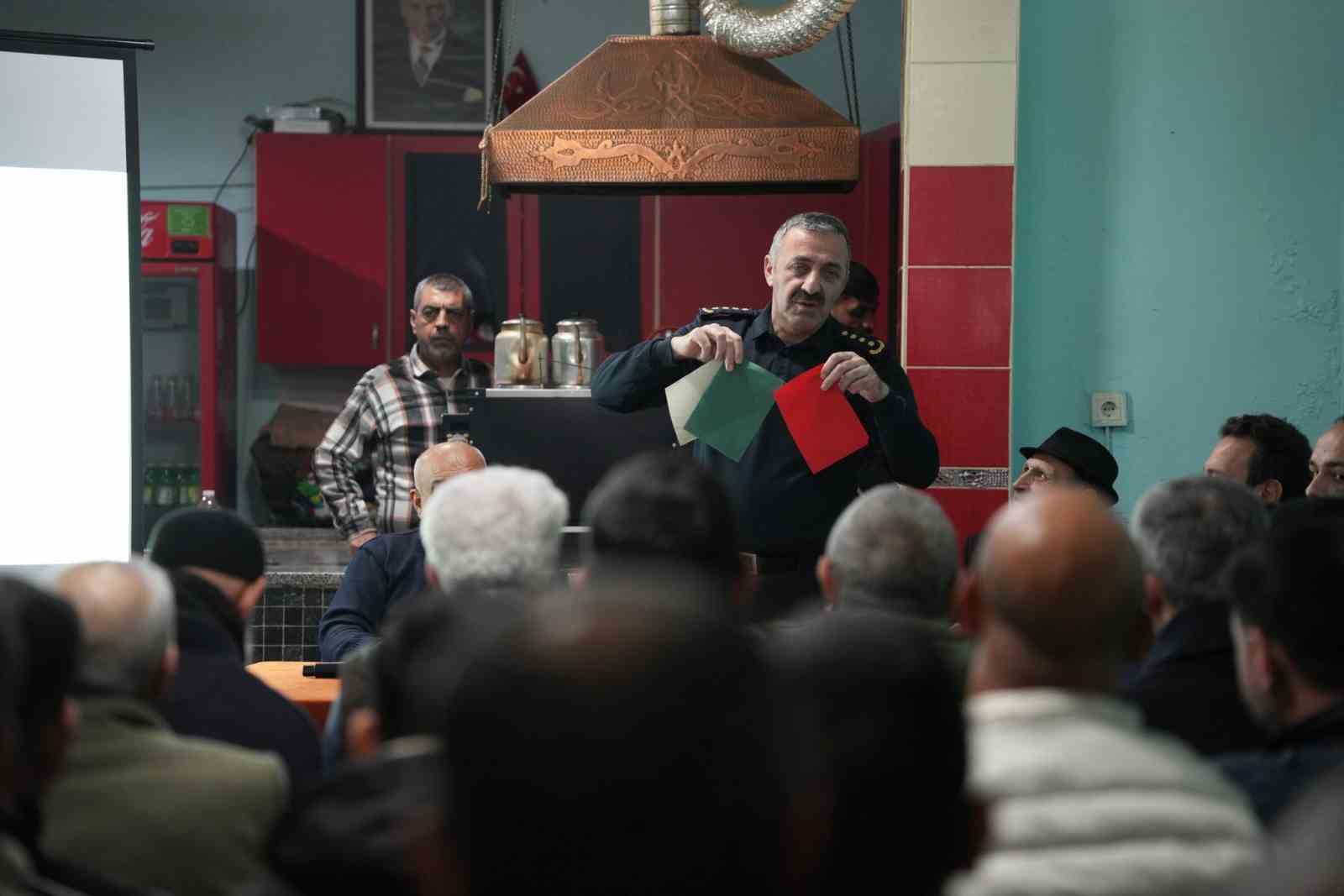 Tekirdağ Emniyetinden Aydoğdu Mahallesi’nde gençlere yönelik saha çalışması
Tekirdağ Emniyetinden Aydoğdu Mahallesi’nde gençlere yönelik saha çalışması