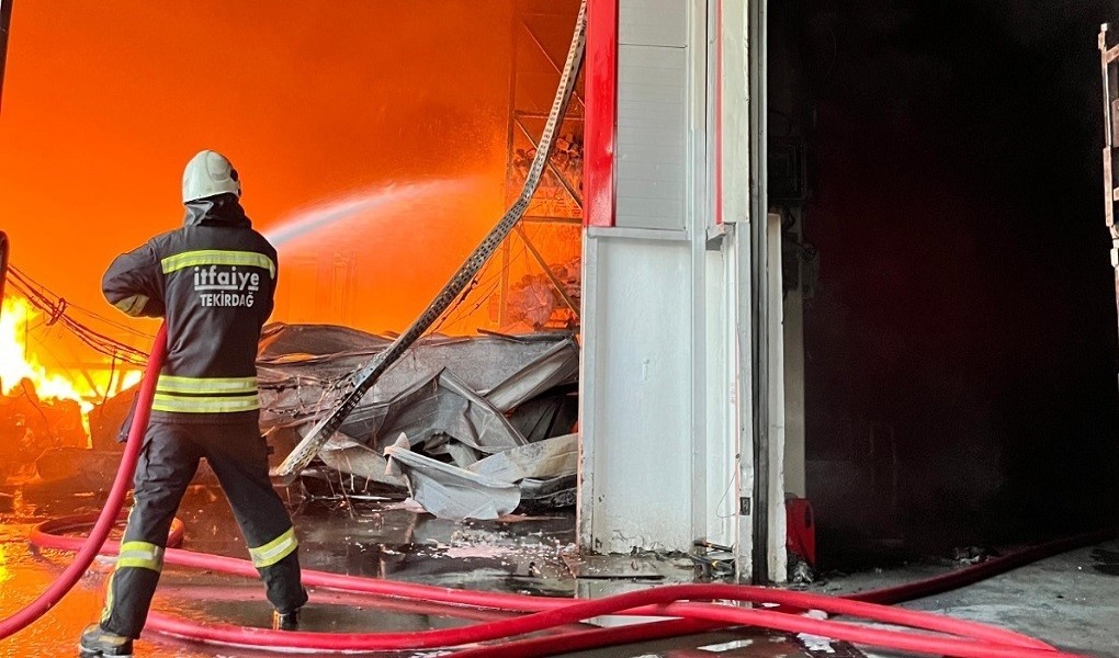 Tekirdağ itfaiyesi 13 bin 770 olaya müdahale etti
Tekirdağ itfaiyesi 13 bin 770 olaya müdahale etti