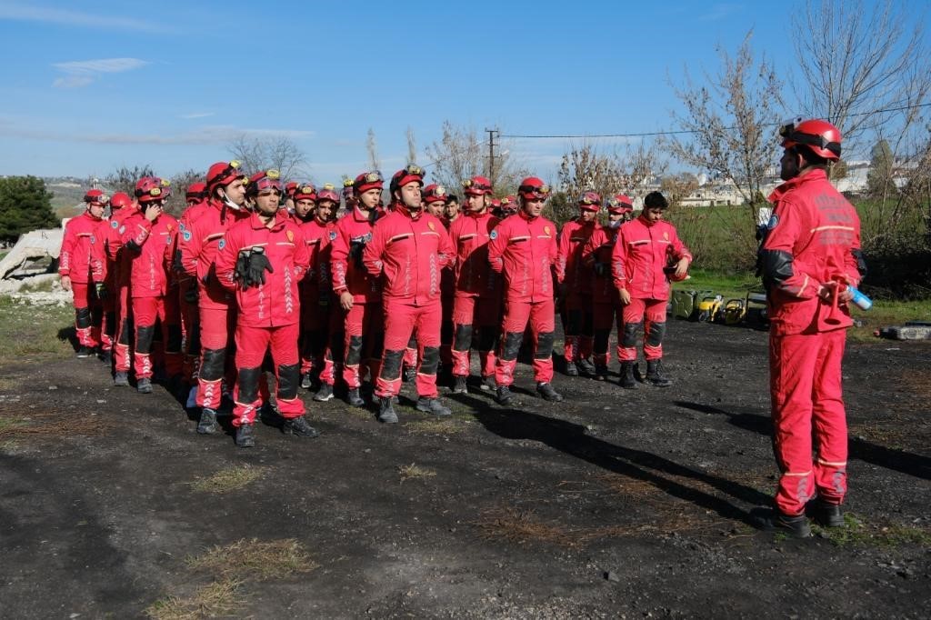 Tekirdağ itfaiyesi 13 bin 770 olaya müdahale etti
Tekirdağ itfaiyesi 13 bin 770 olaya müdahale etti