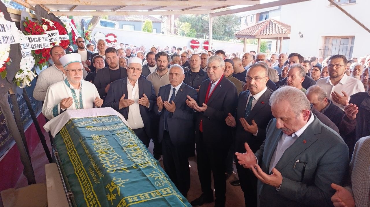 Tekirdağ Valisinin ağabeyi Sakarya’da son yolculuğuna uğurlandı
