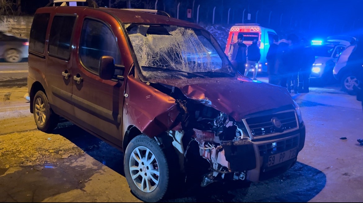 Tekirdağ’da 2 kişinin yaralandığı feci kaza kamerada
