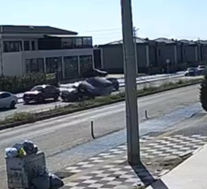Tekirdağ’da 2’si çocuk 5 kişinin yaralandığı kaza kamerada: 25 metre boyunca taklalar attı
