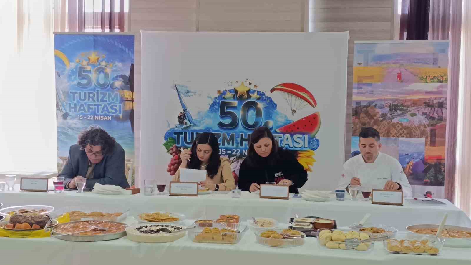 Tekirdağ’da 32 çeşit yöresel tatlı yarıştı: Tekirdağ’ın coğrafi işaretli Hayrabolu tatlısı 1. oldu
