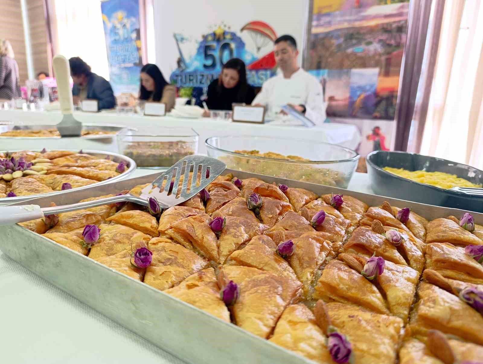 Tekirdağ’da 32 çeşit yöresel tatlı yarıştı: Tekirdağ’ın coğrafi işaretli Hayrabolu tatlısı 1. oldu
