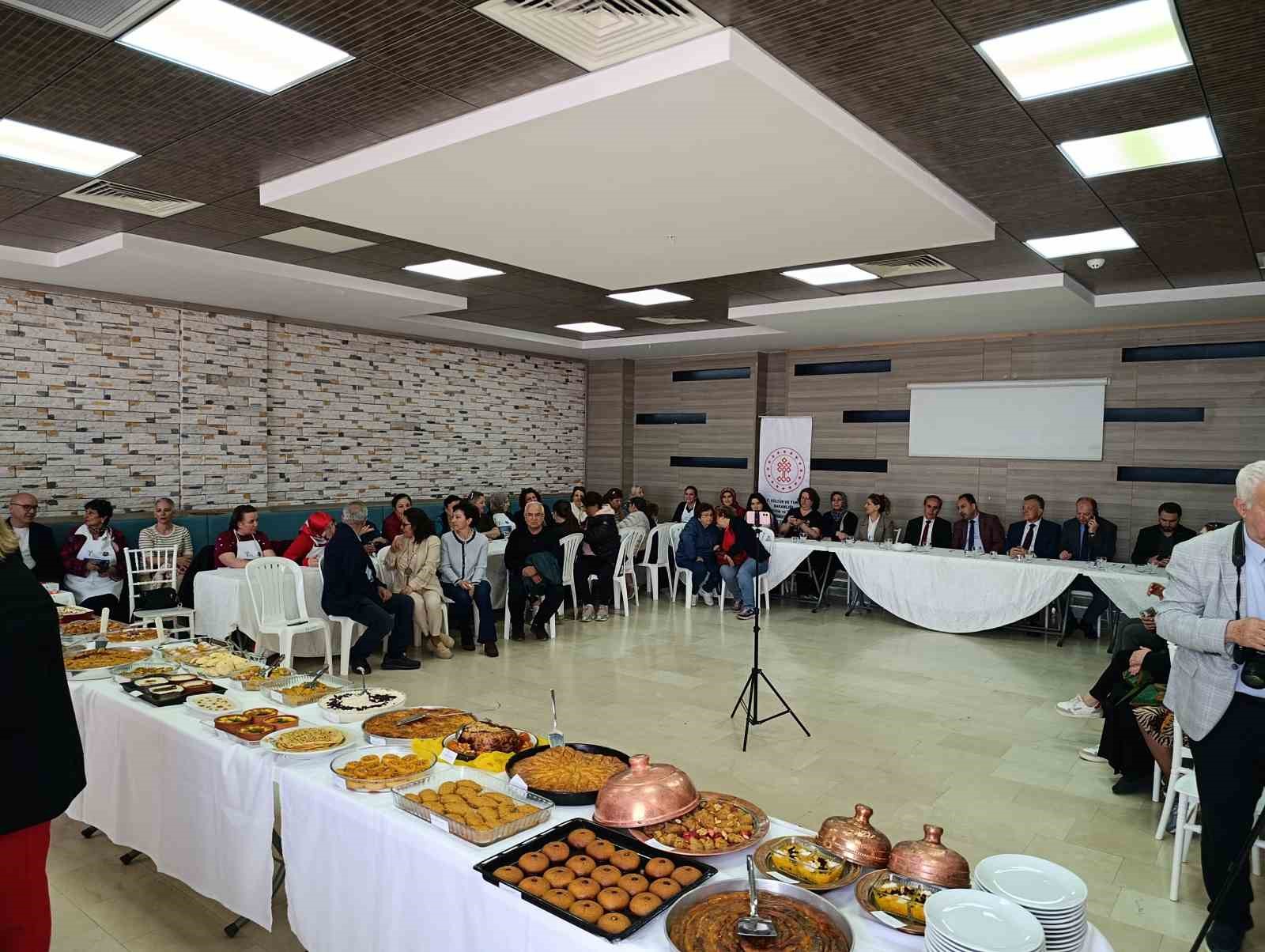 Tekirdağ’da 32 çeşit yöresel tatlı yarıştı: Tekirdağ’ın coğrafi işaretli Hayrabolu tatlısı 1. oldu
