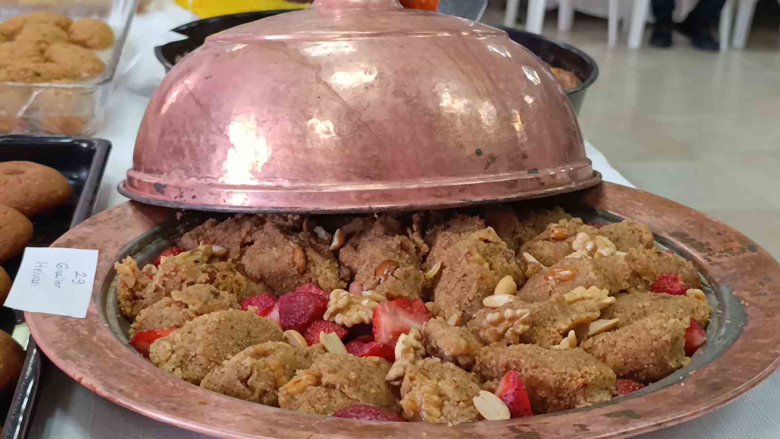 Tekirdağ’da 32 çeşit yöresel tatlı yarıştı: Tekirdağ’ın coğrafi işaretli Hayrabolu tatlısı 1. oldu
