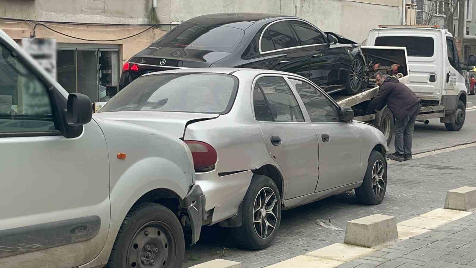 Tekirdağ’da 5 aracın karıştığı zincirleme kaza kamerada
