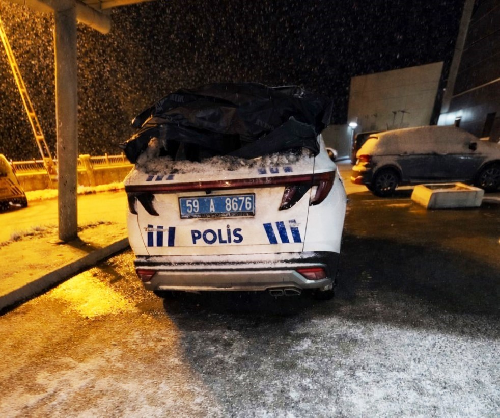 Tekirdağ’da baltalı saldırgan 3 araca zarar verdi
