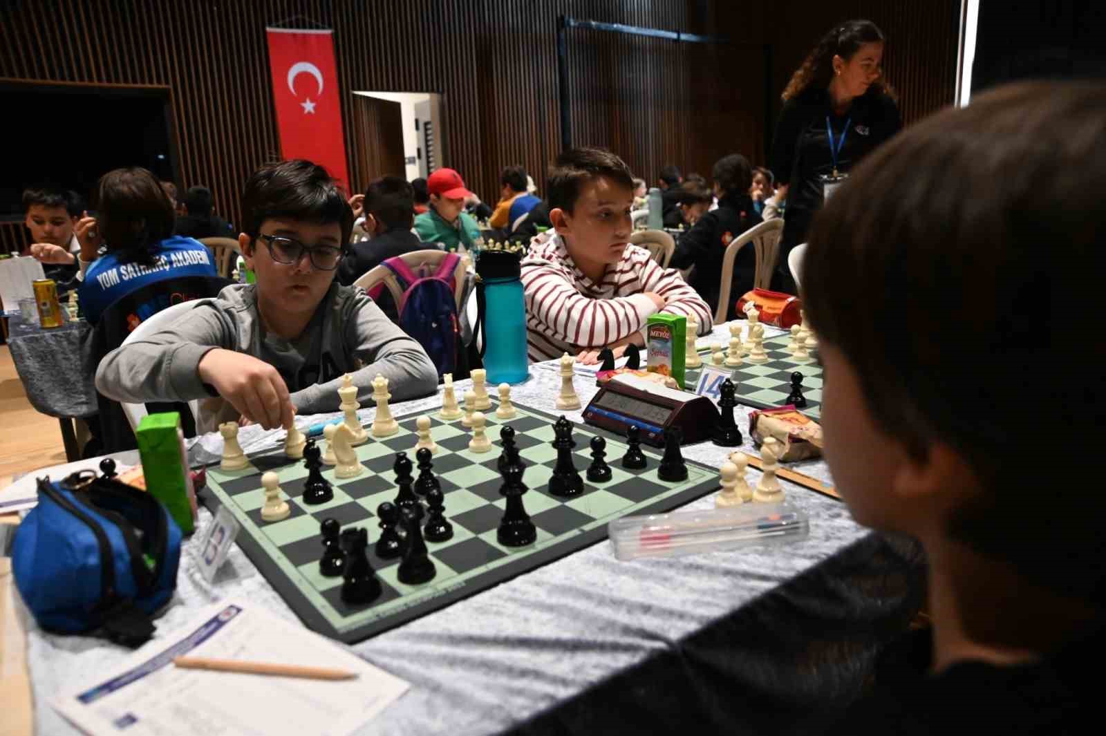Tekirdağ’da hamleler 23 Nisan için yapıldı, satranç turnuvasında şampiyonlar belirlendi
