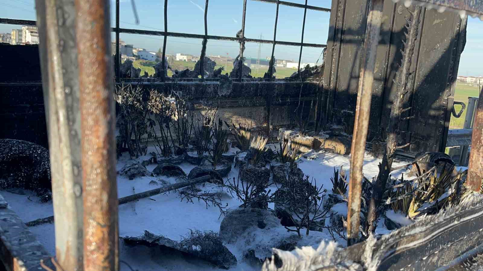 Tekirdağ’da kamyonet alev topuna döndü
