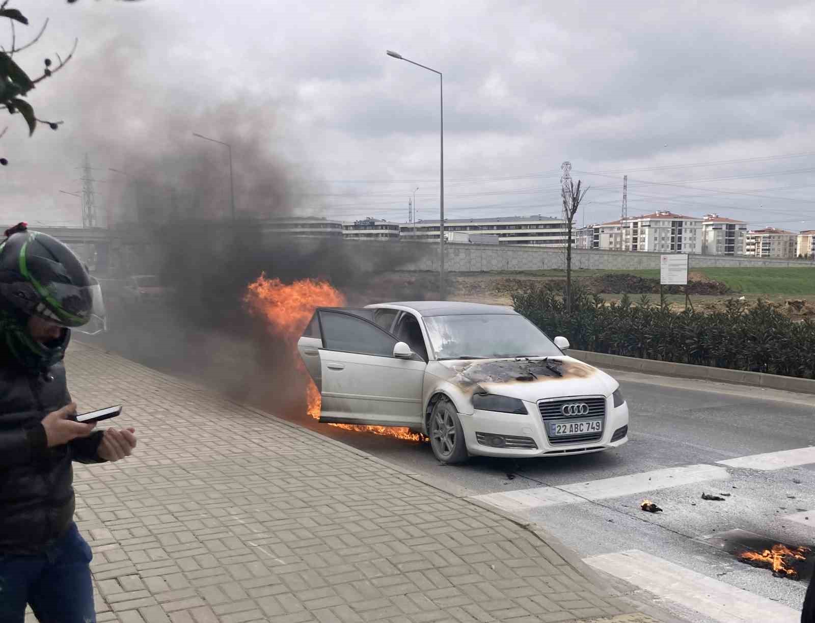 Tekirdağ’da korku dolu anlar: Otomobil bir anda alev topuna döndü
