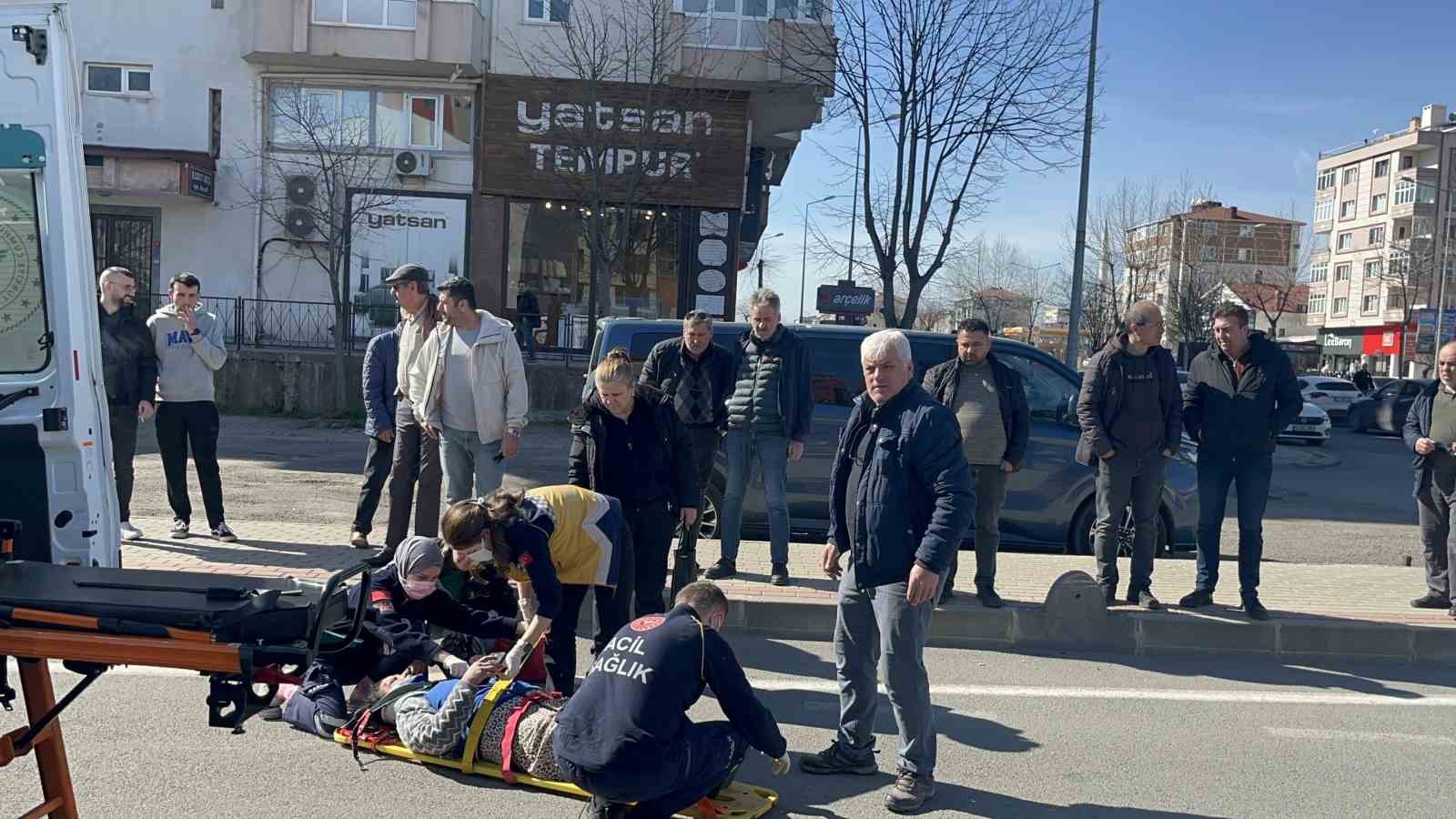 Tekirdağ’da korkutan kaza: Arabanın çarptığı yaya yere yığıldı
