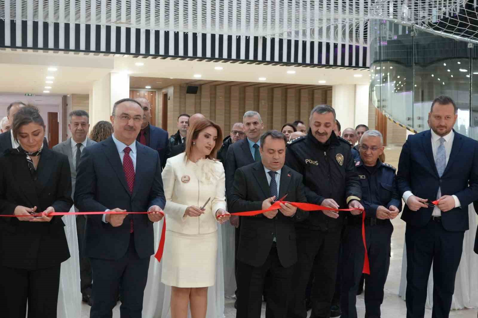 Tekirdağ’da mahkumların hazırladığı resim sergisi açıldı
