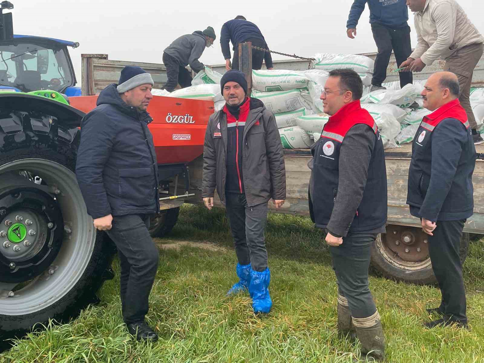 Tekirdağ’da meralarda gübreleme çalışması başladı

