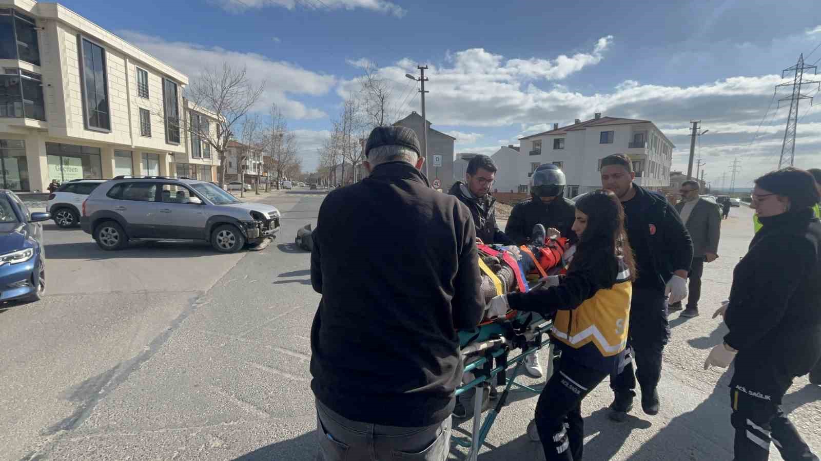 Tekirdağ’da otomobil ile motosikletin kaza anı kamerada
