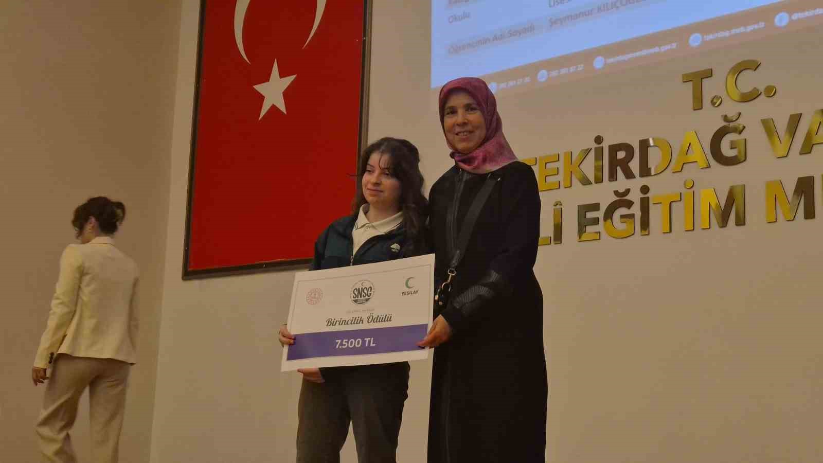 Tekirdağ’da "Sağlıklı Nesil Sağlıklı Gelecek" yarışmasında dereceye giren öğrenciler ödüllerini aldı
