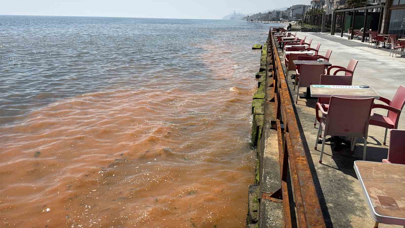 Tekirdağ’da sahil turuncuya büründü
