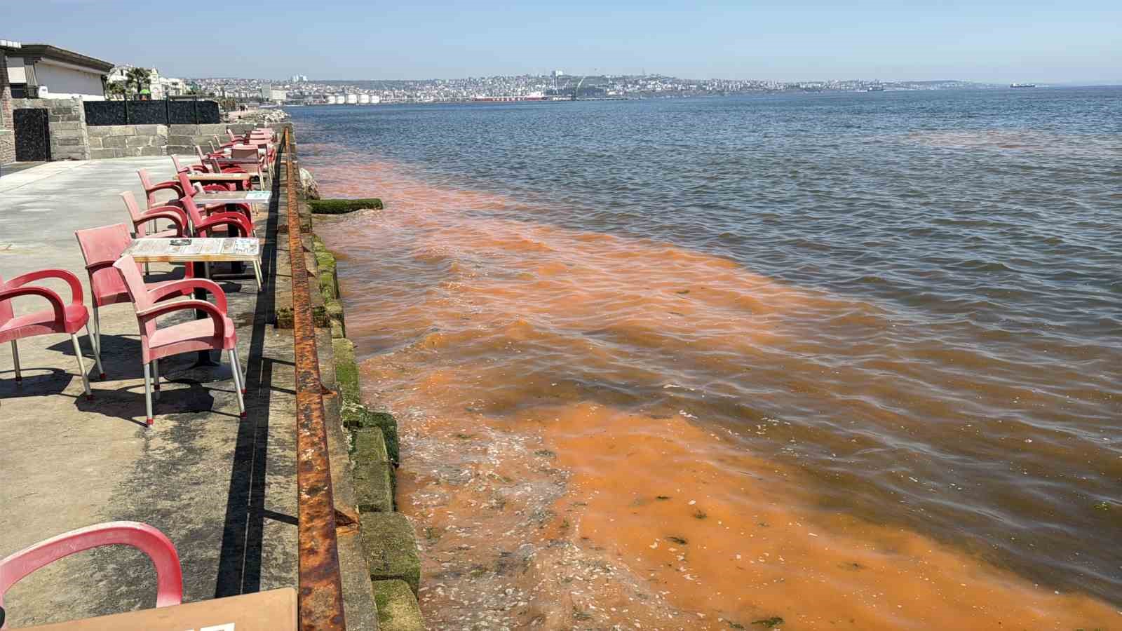 Tekirdağ’da sahil turuncuya büründü
