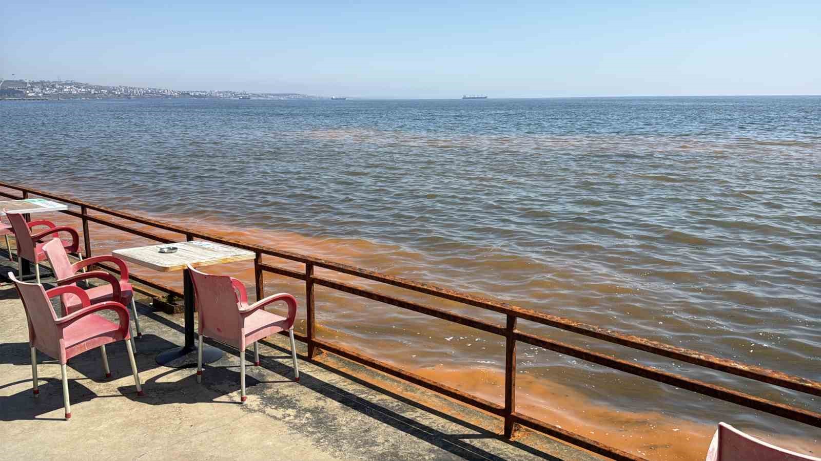 Tekirdağ’da sahil turuncuya büründü
