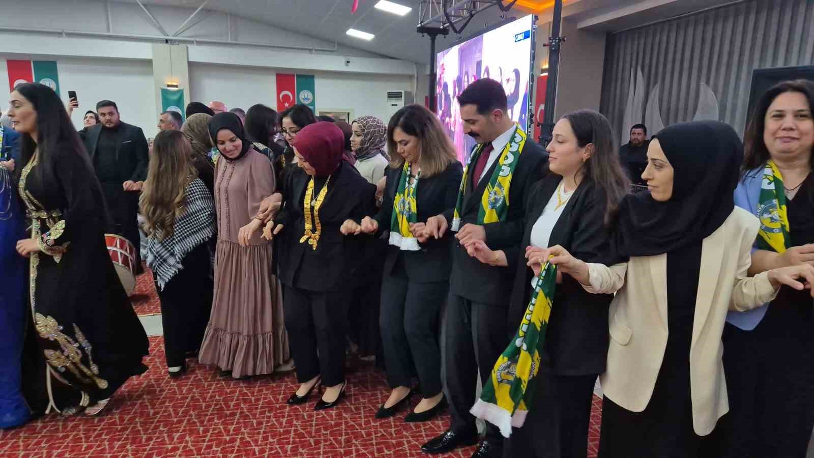 Tekirdağ’da Şanlıurfa rüzgarı: 1 ton çiğ köfte ikram edildi
